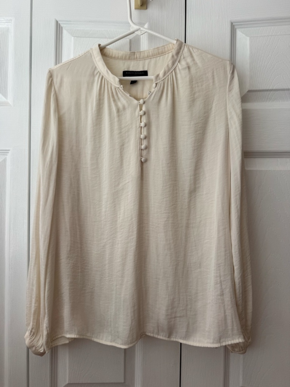Banana Republic Factory Cream Off-White Button Front Blouse - Size M